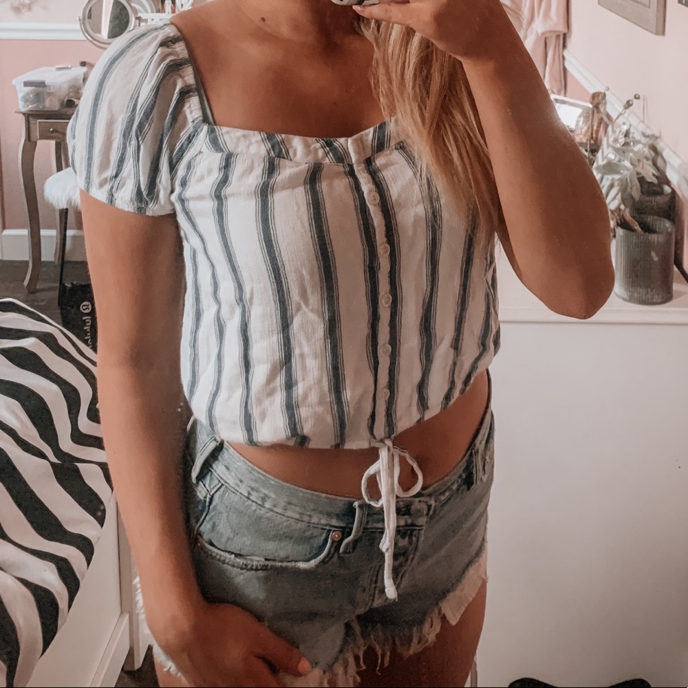 Cropped striped  t-shirt